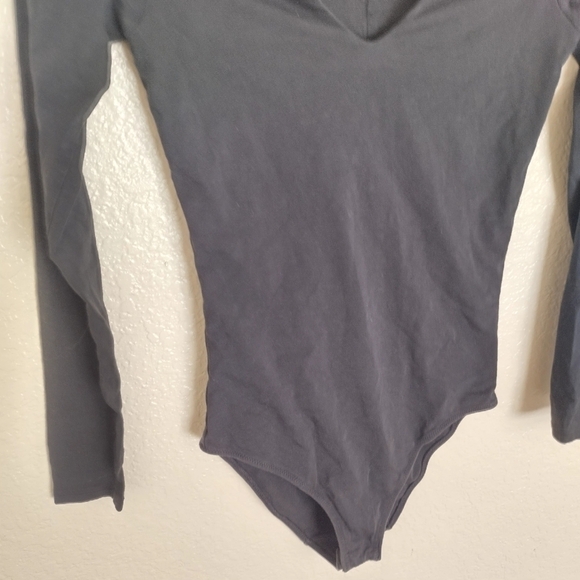 Everlane v neck long sleeve black bodysuit sz S - Picture 8 of 8
